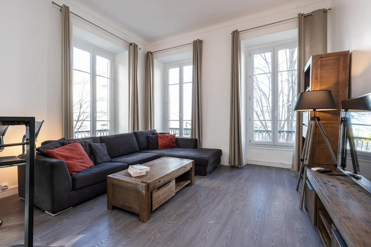 Jean Medecin Av - Large 2 Bdrs Central Ac Nice Apartment