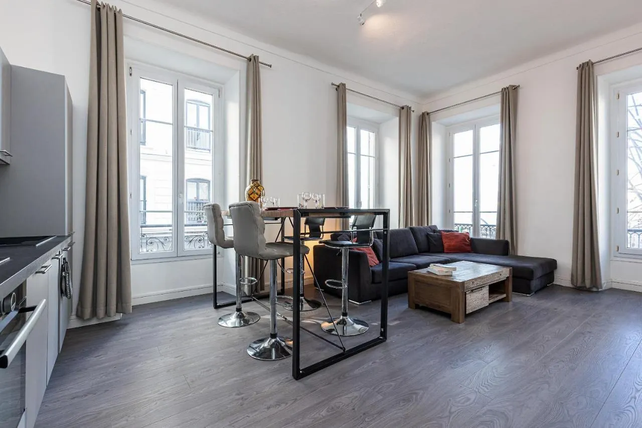 Jean Medecin Av - Large 2 Bdrs Central Ac Nice