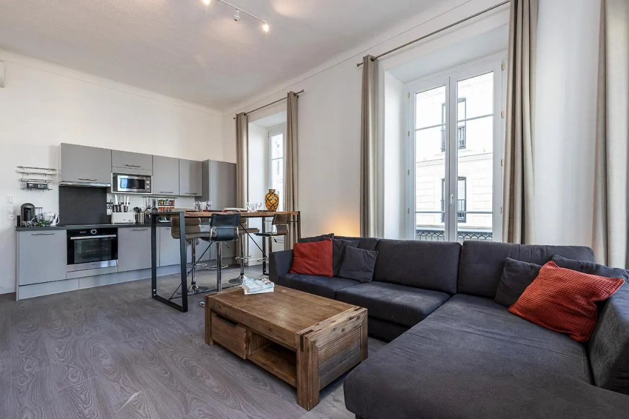 Jean Medecin Av - Large 2 Bdrs Central Ac Nice France