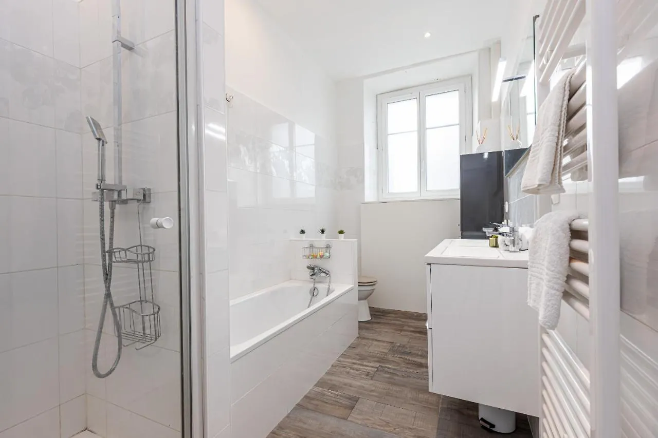 Jean Medecin Av - Large 2 Bdrs Central Ac Nice France